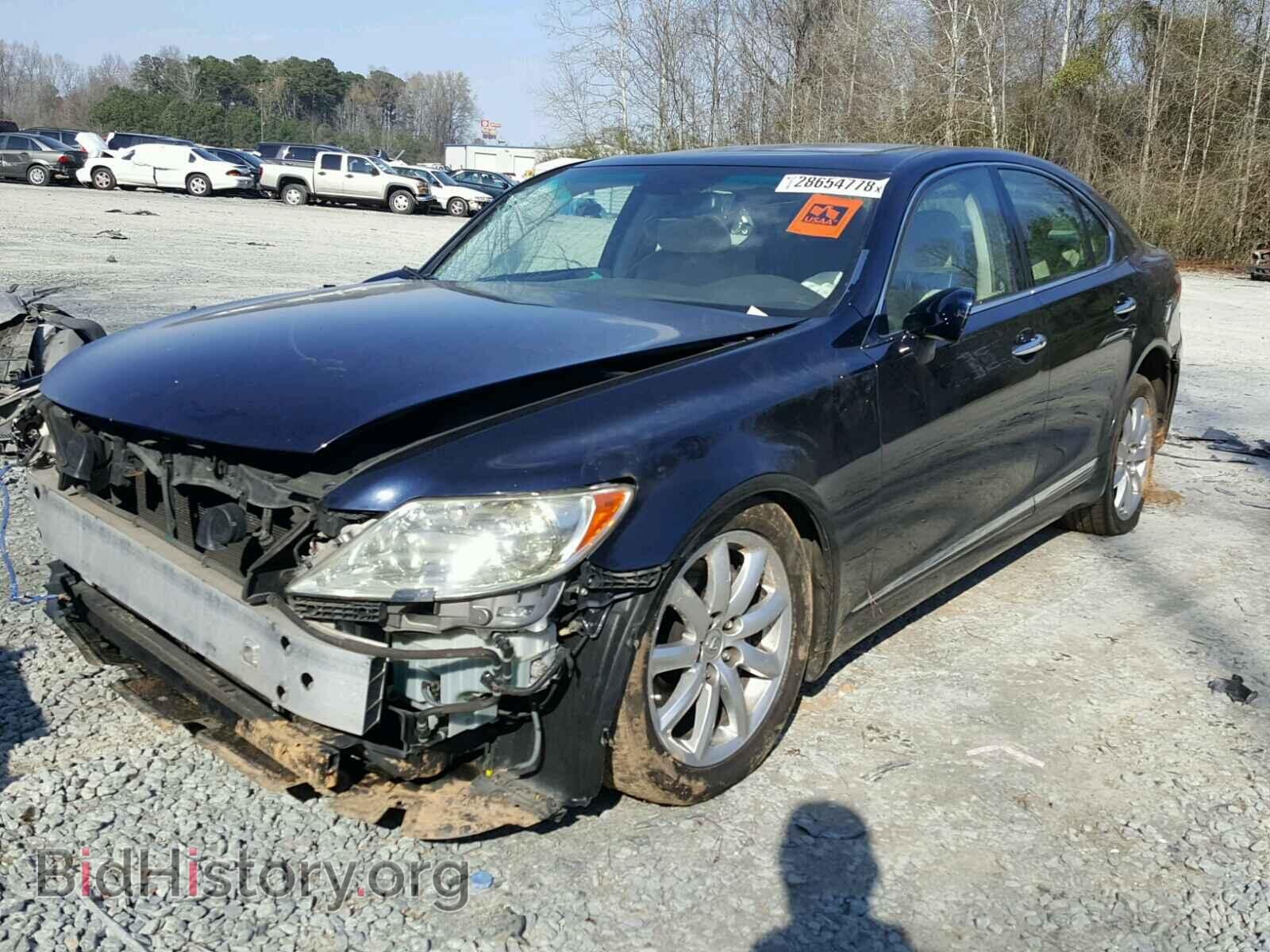 2007 LEXUS LS460 - VIN: JTHBL46F175027352 - Photo 2