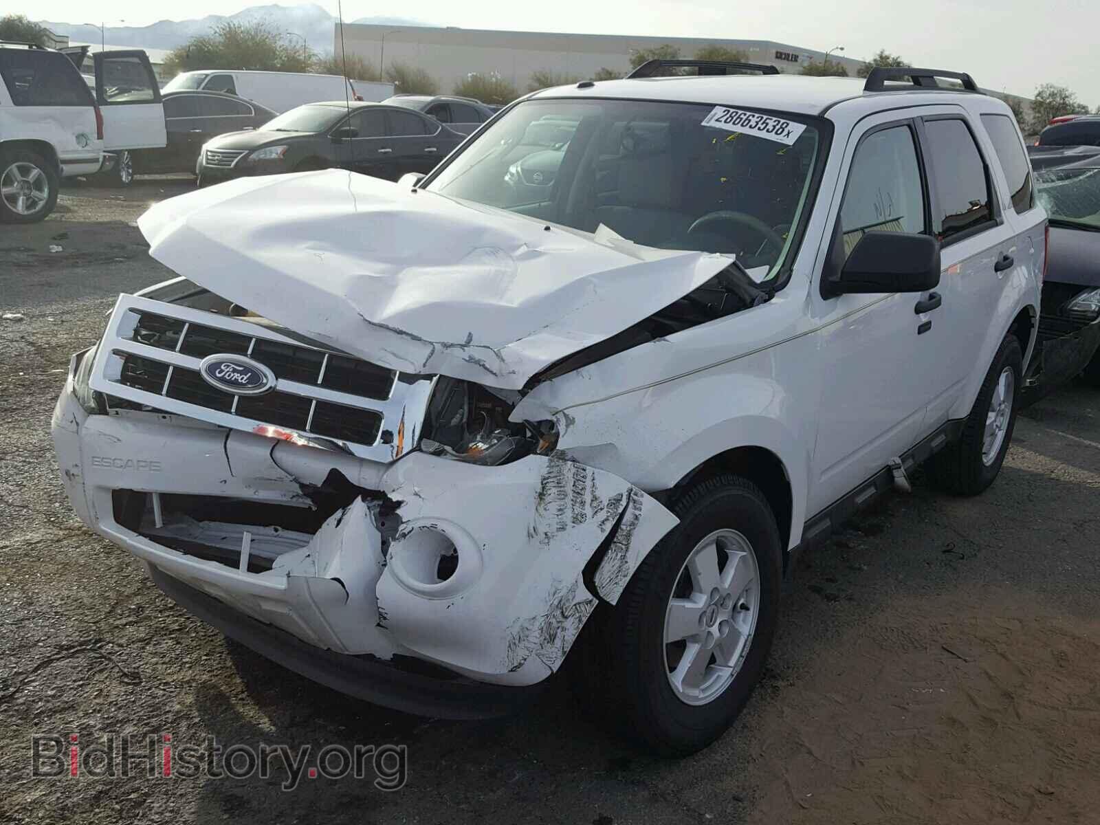 2011 FORD ESCAPE - VIN: 1FMCU0D74BKB54321 - Photo 2