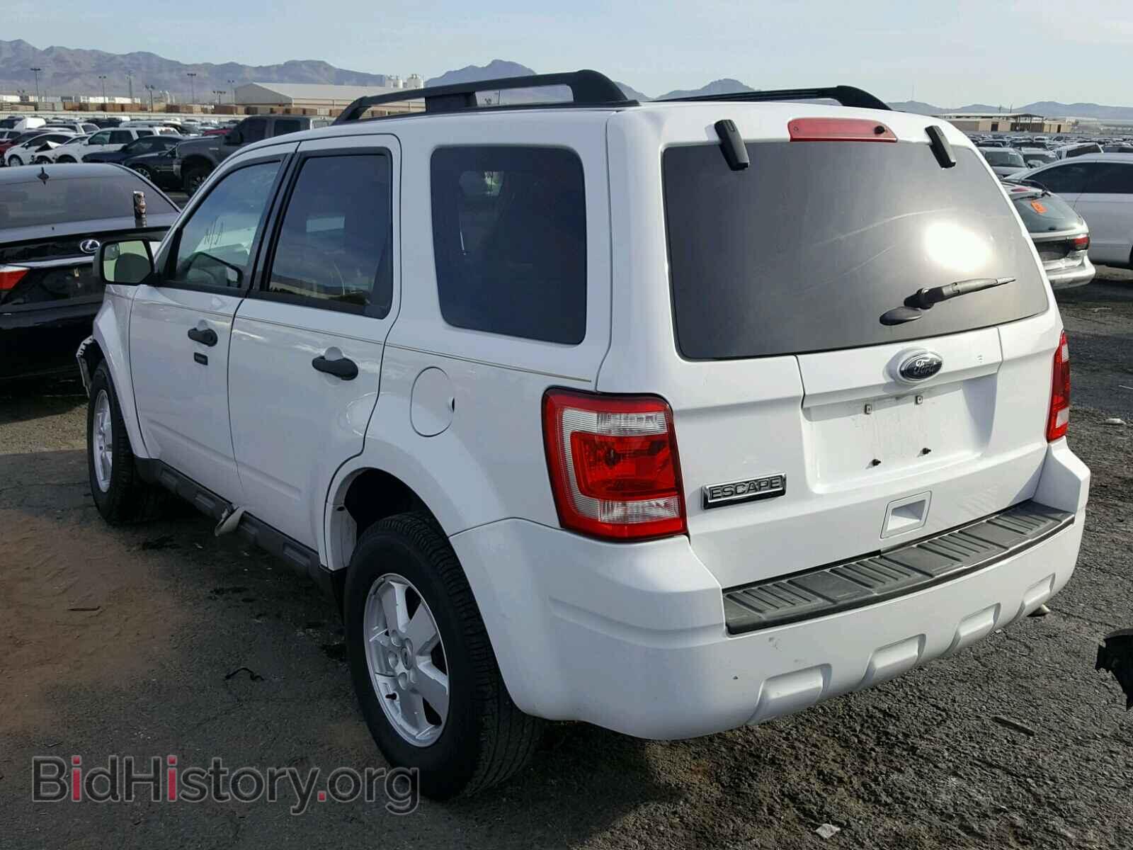 2011 FORD ESCAPE - VIN: 1FMCU0D74BKB54321 - Photo 3