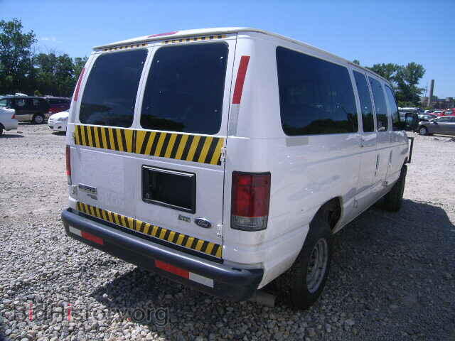 2011 FORD ECONOLINE - VIN: 1FBNE3BL0BDA18014 - Photo 4