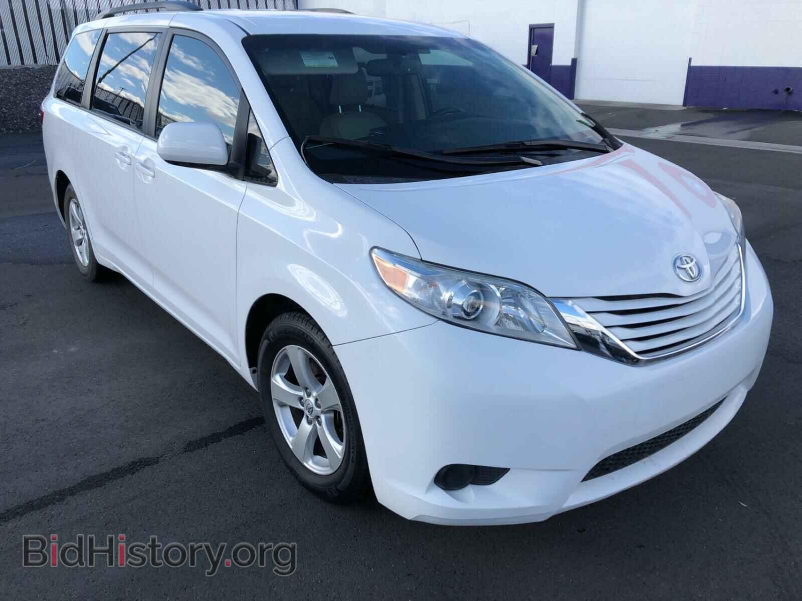 Фотография 5TDKK3DC4FS675347 - TOYOTA SIENNA LE 2015