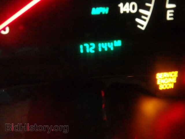 2000 CADILLAC DEVILLE - VIN: 1G6KF5790YU308222 - Photo 8