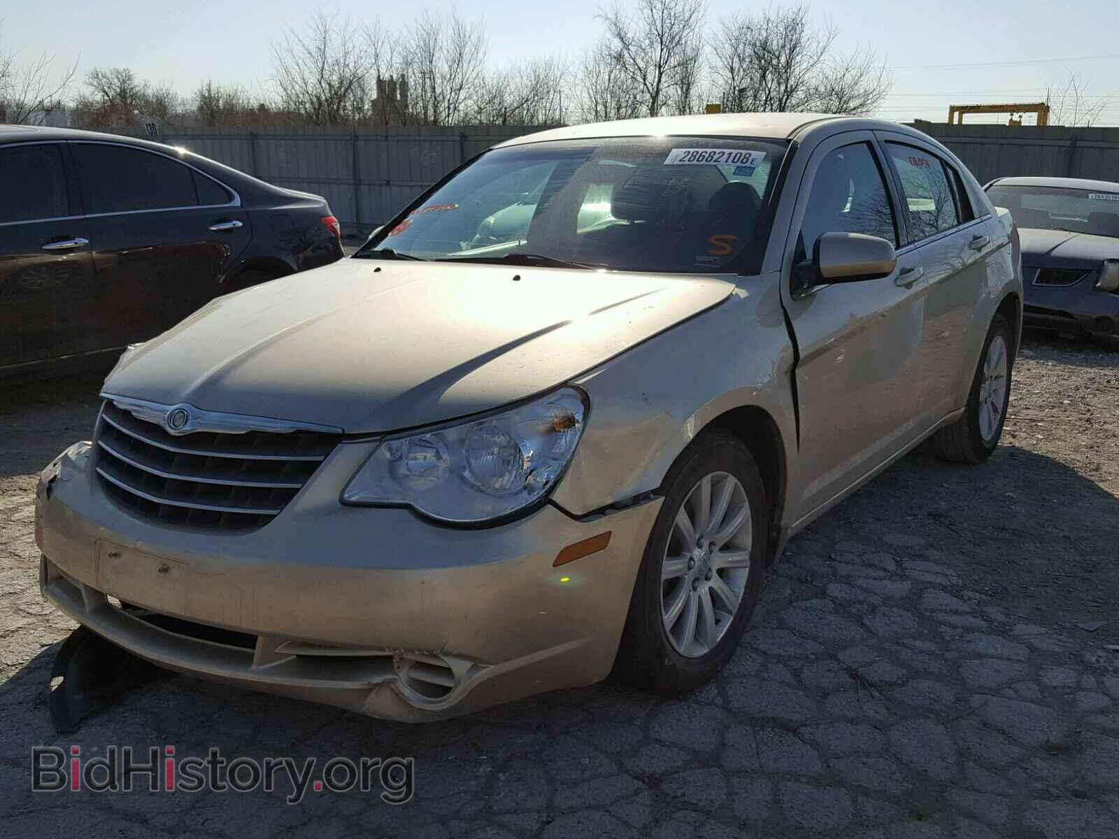 2010 CHRYSLER SEBRING - VIN: 1C3CC5FB4AN154360 - Фото 2