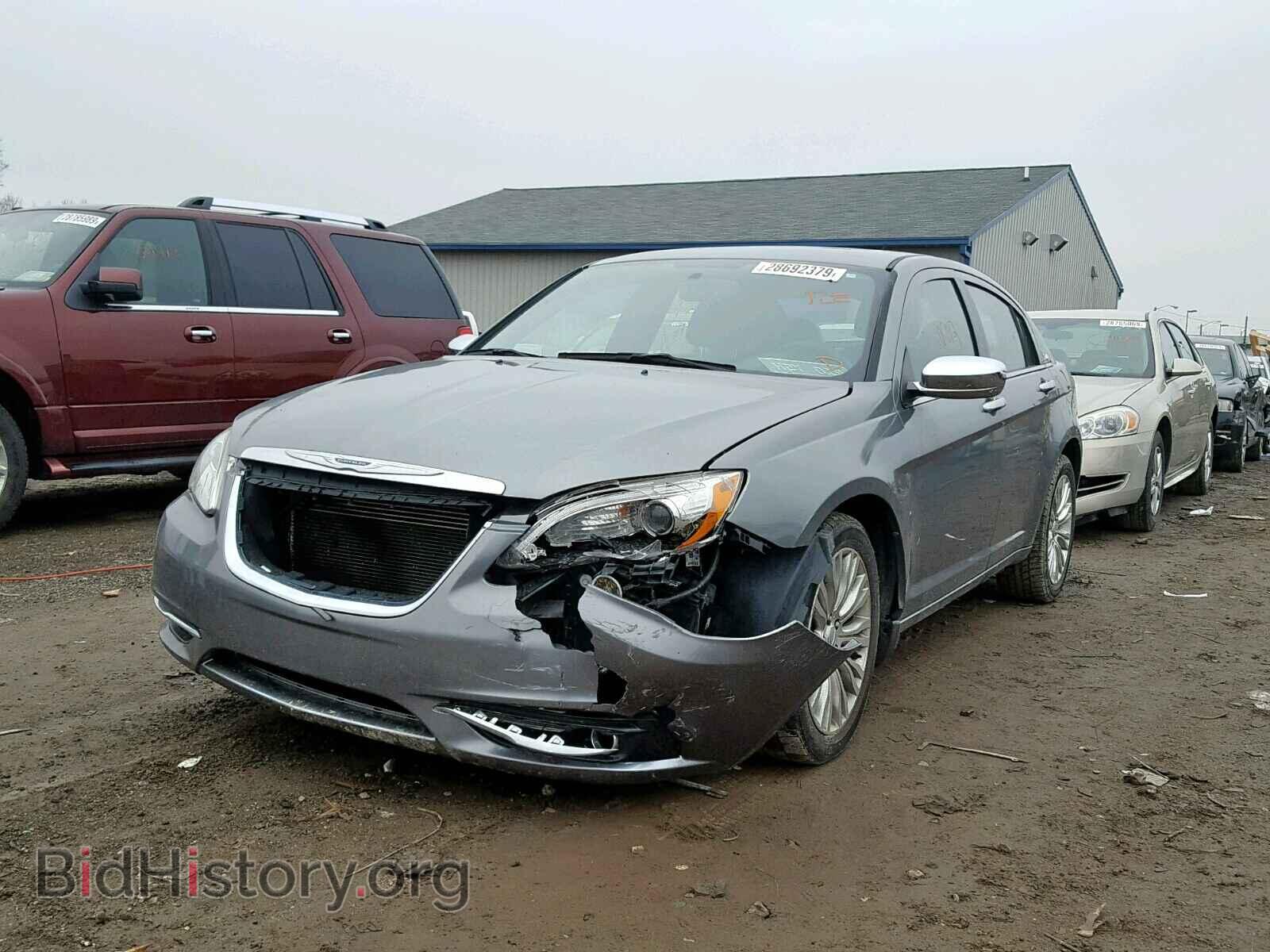 2011 CHRYSLER 200 - VIN: 1C3BC2FG1BN590333 - Фото 2