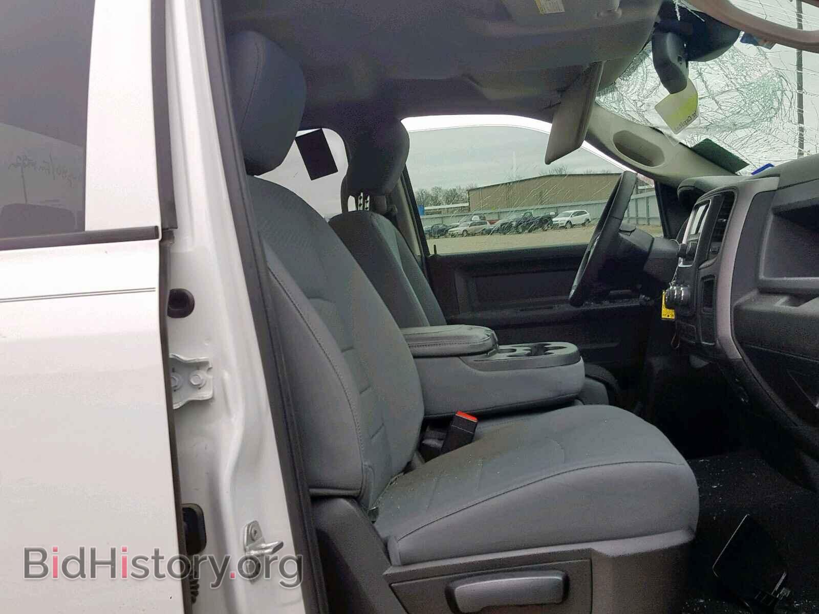 2018 RAM 1500 ST - VIN: 1C6RR6FG2JS201884 - Фото 5