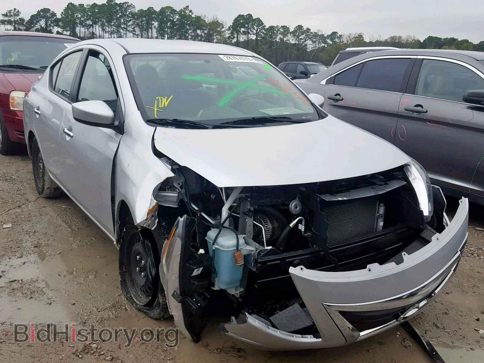 Photo  - NISSAN VERSA 2017