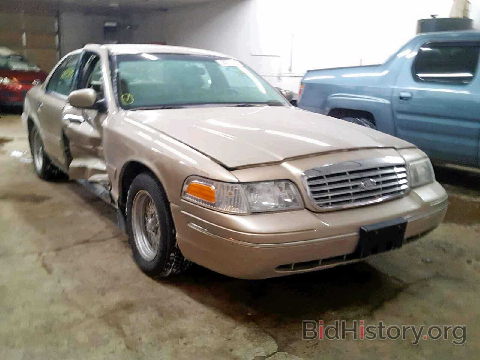 Photo  - FORD CROWN VIC 2000