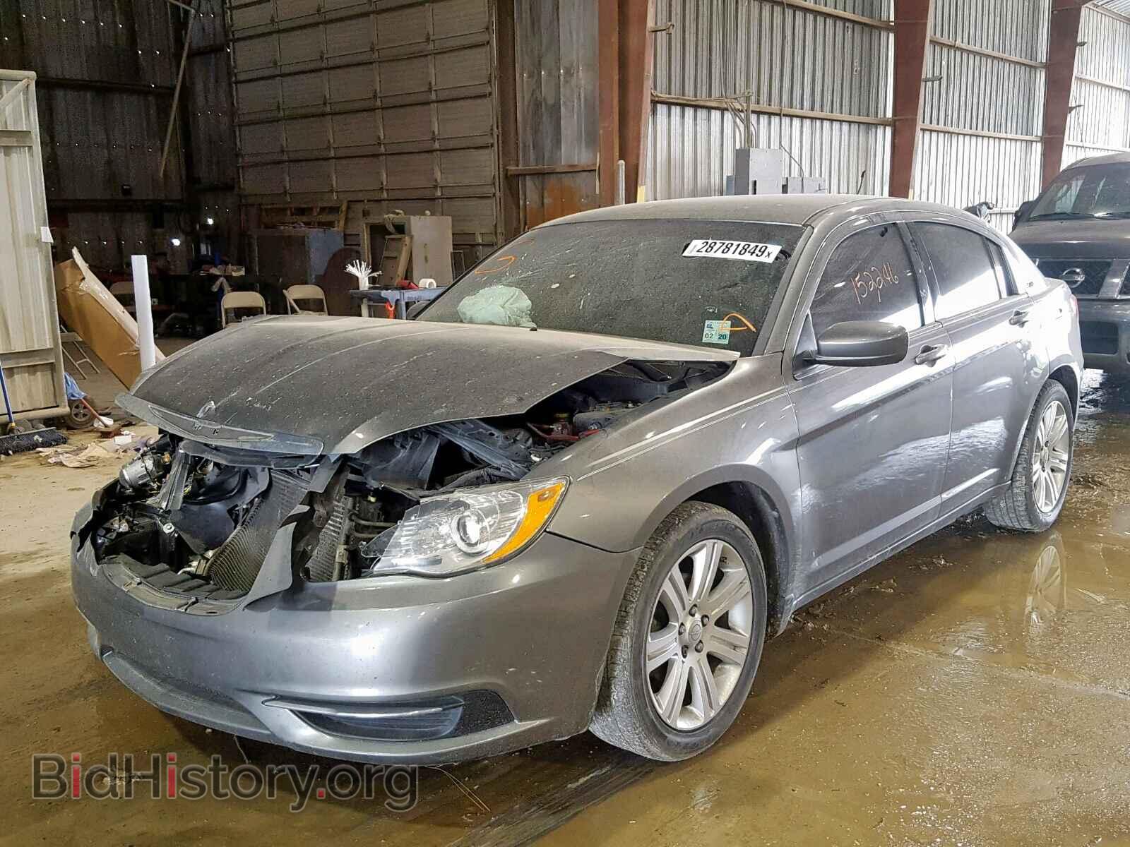 2013 CHRYSLER 200 - VIN: 1C3CCBAB7DN698099 - Фото 2