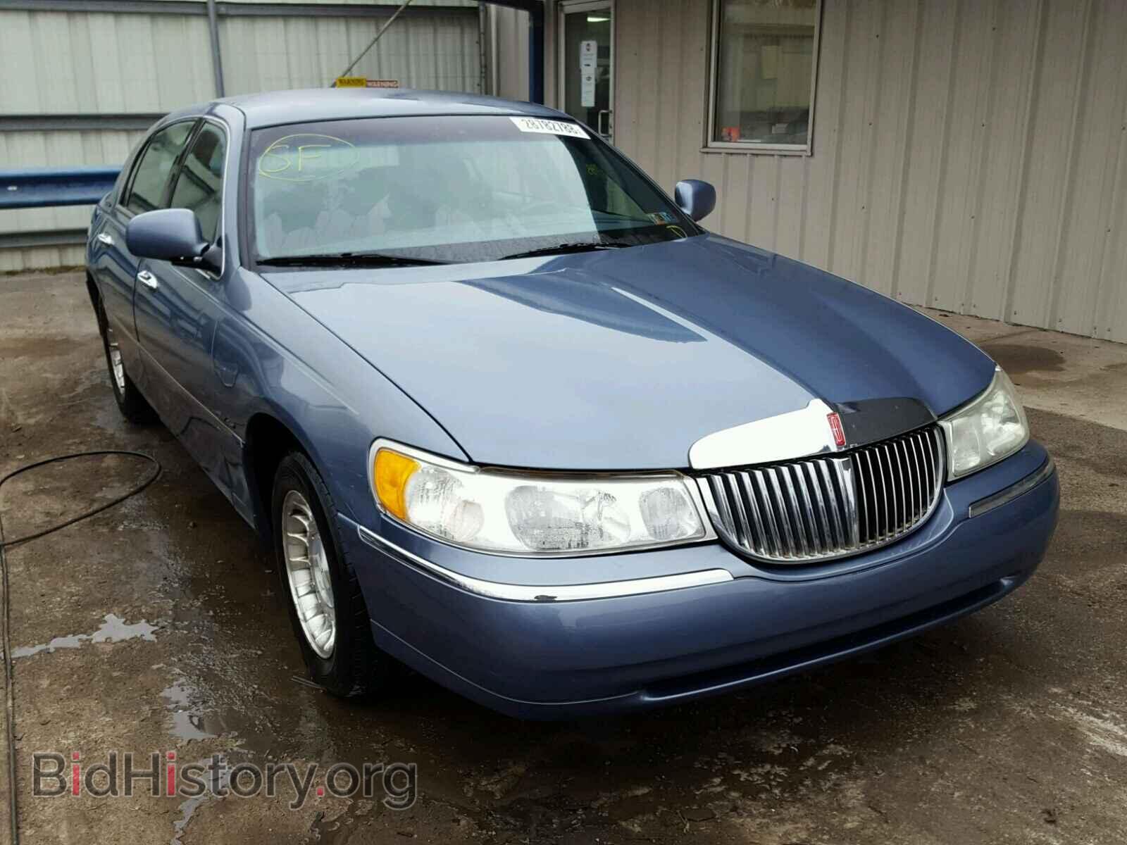Photo 1LNHM81W9YY864949 - LINCOLN TOWNCAR 2000