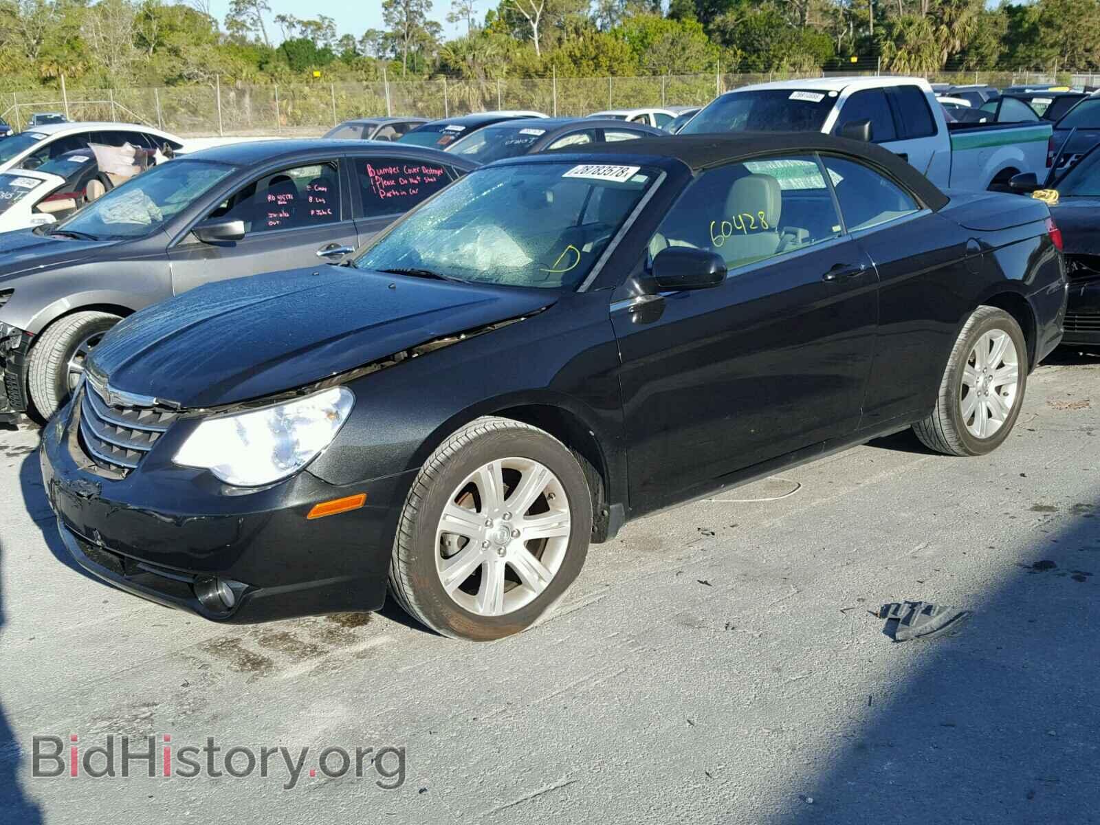 2010 CHRYSLER SEBRING - VIN: 1C3BC5ED6AN216436 - Фото 2