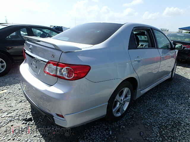 2011 TOYOTA COROLLA - VIN: 2T1BU4EEXBC645823 - Фото 4