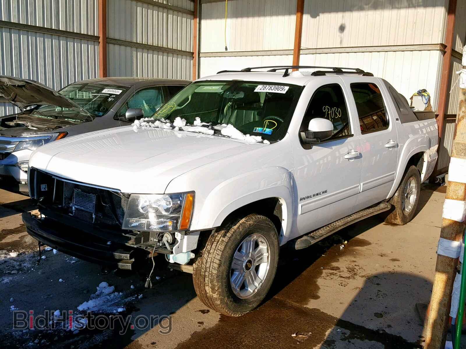 2011 CHEVROLET AVALANCHE - VIN: 3GNTKFE38BG282780 - Фото 2