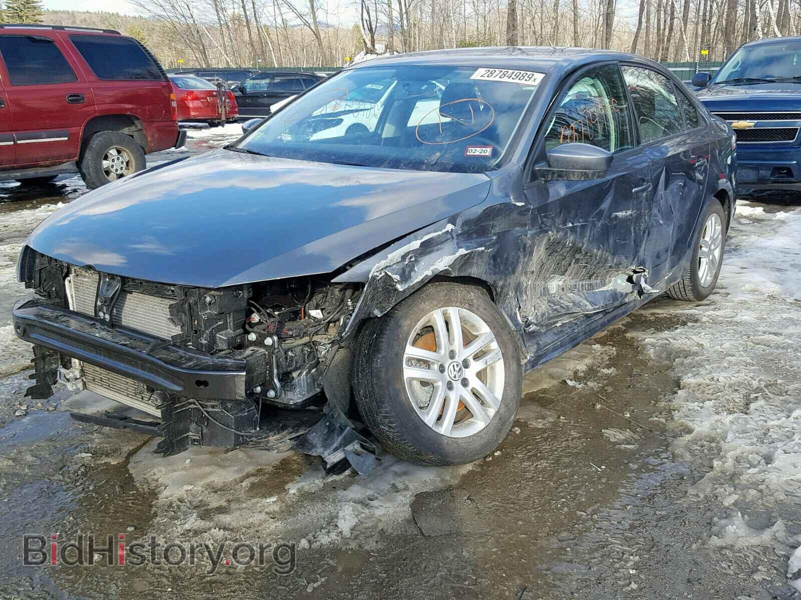2018 VOLKSWAGEN JETTA - VIN: 3VW2B7AJ1JM236171 - Фото 2