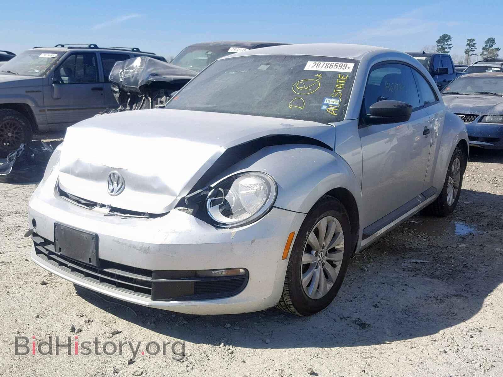 2014 VOLKSWAGEN BEETLE - VIN: 3VWF17AT9EM638029 - Фото 2