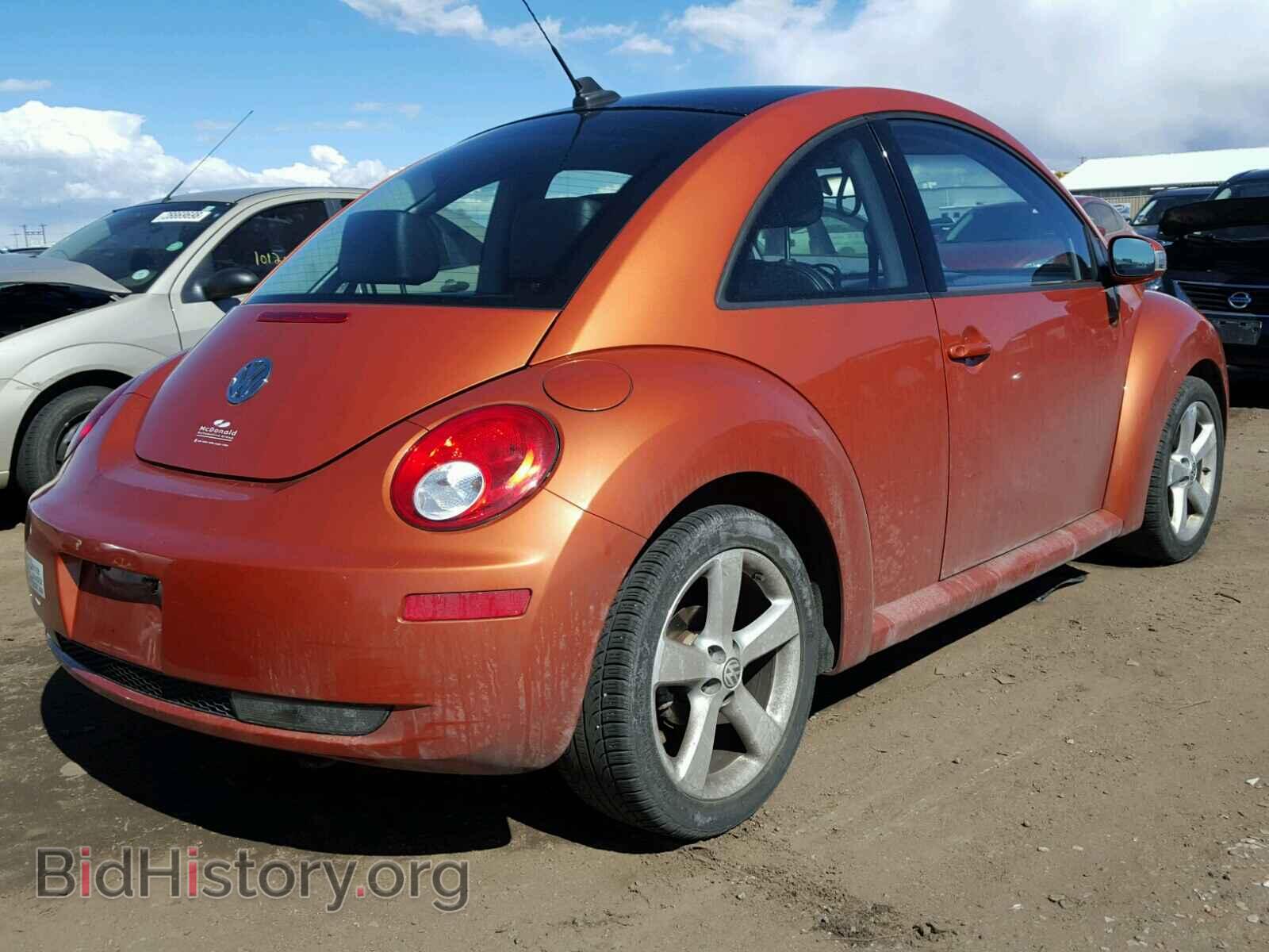 2010 VOLKSWAGEN BEETLE - VIN: 3VWPW3AG3AM016604 - Фото 4