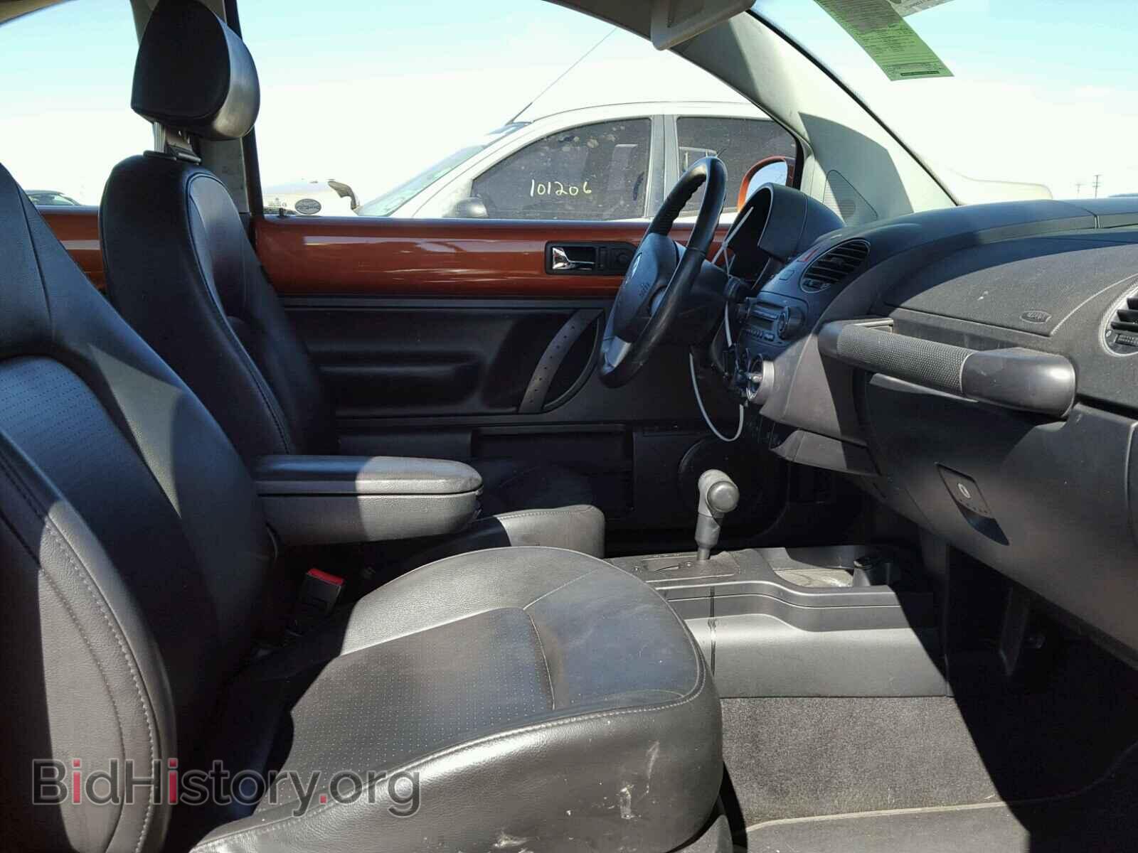 2010 VOLKSWAGEN BEETLE - VIN: 3VWPW3AG3AM016604 - Фото 5