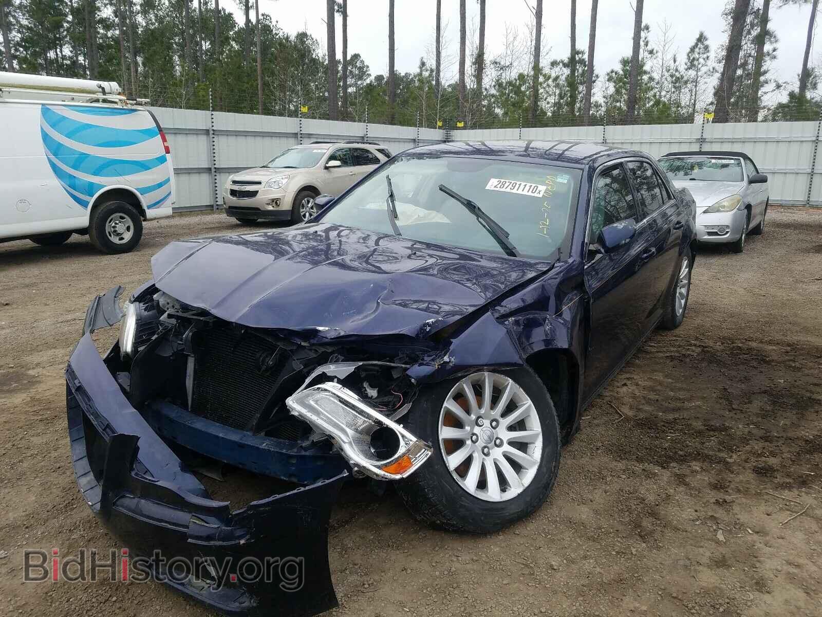 2013 CHRYSLER 300 - VIN: 2C3CCAAG9DH735815 - Фото 2