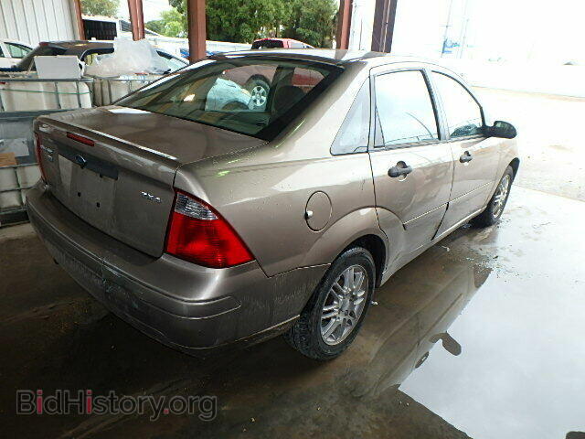2005 FORD FOCUS - VIN: 1FAFP34NX5W142024 - Фото 4