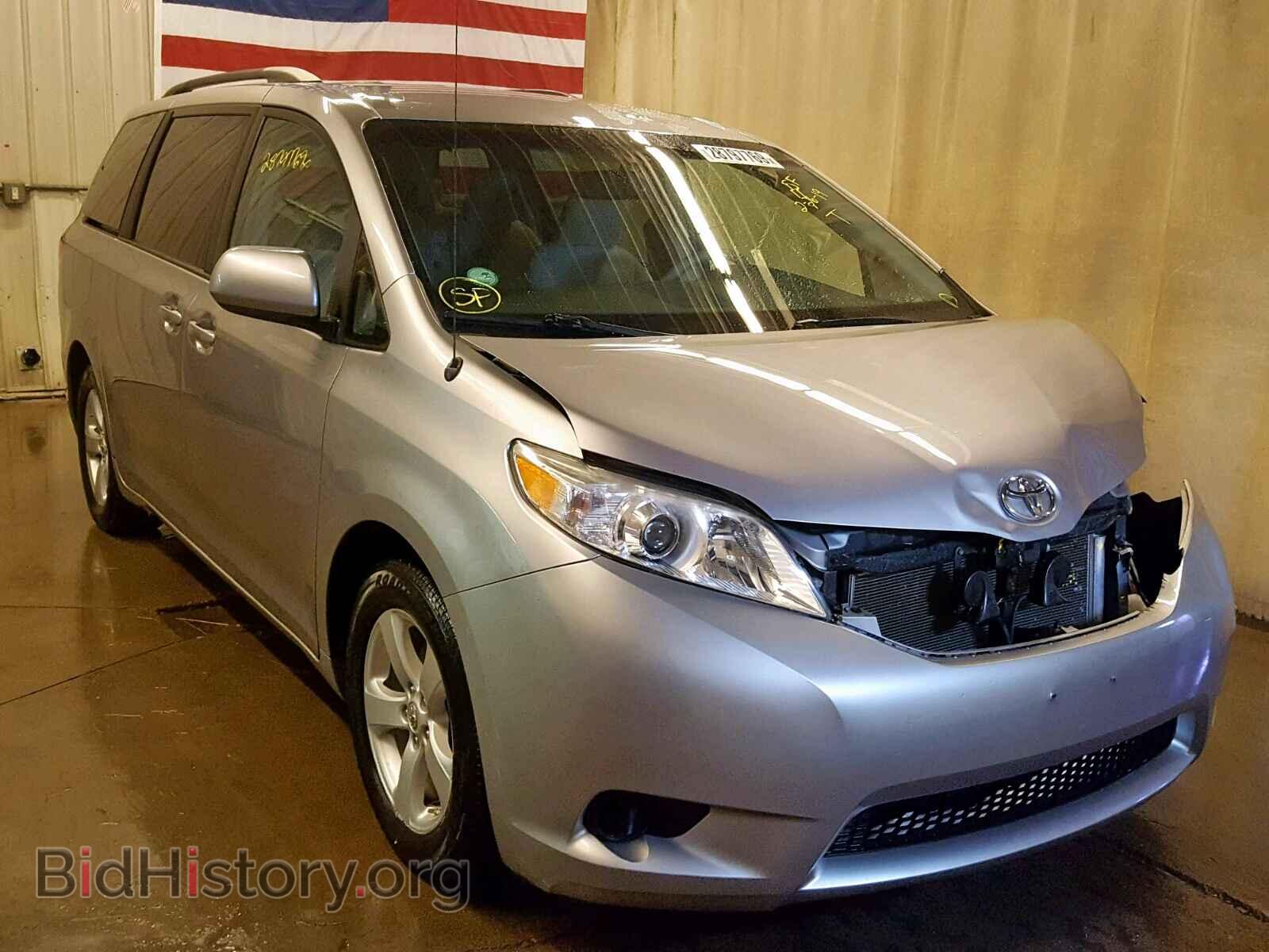 Фотография  - TOYOTA SIENNA LE 2011