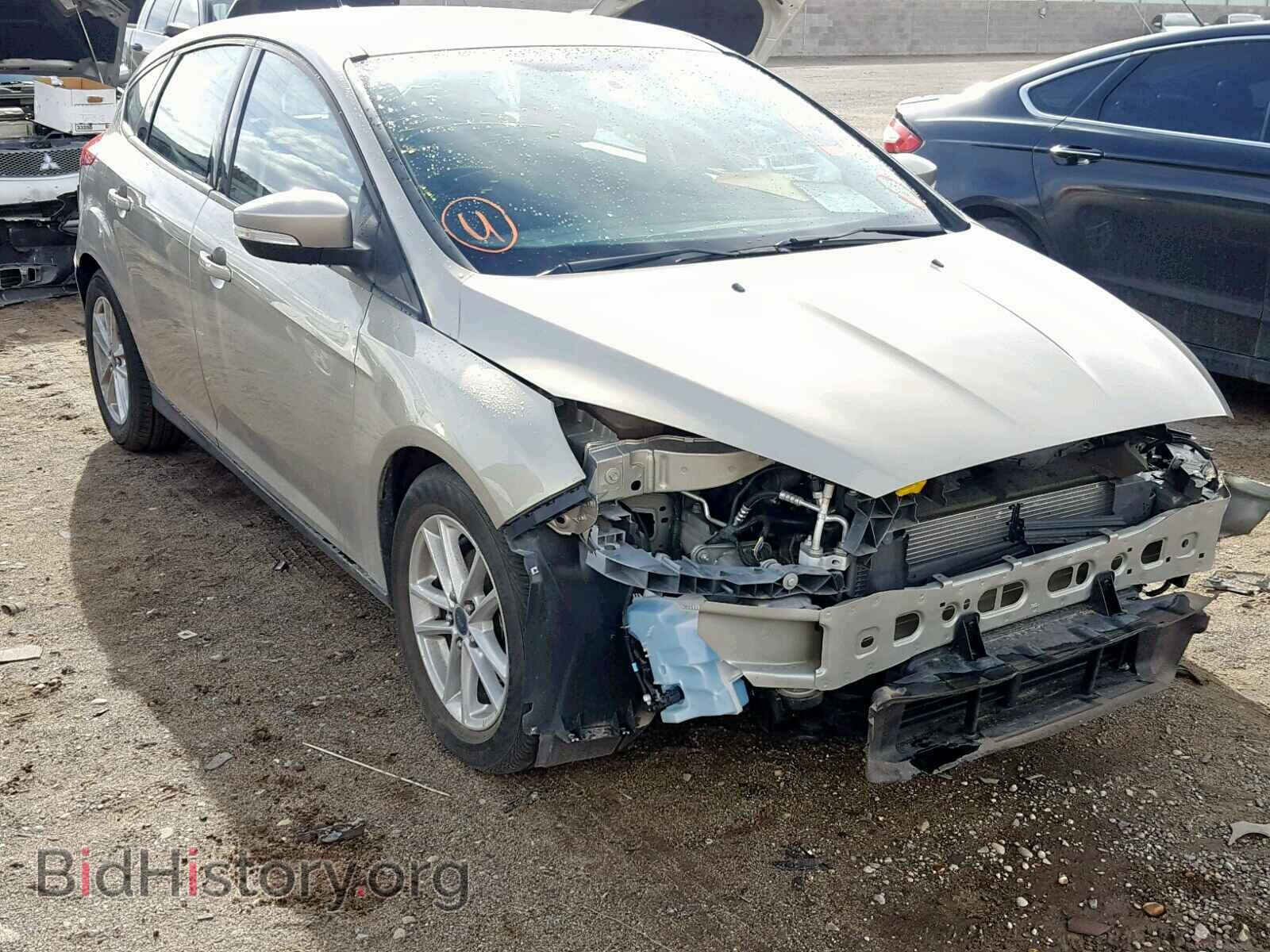 Photo  - FORD FOCUS SE 2015