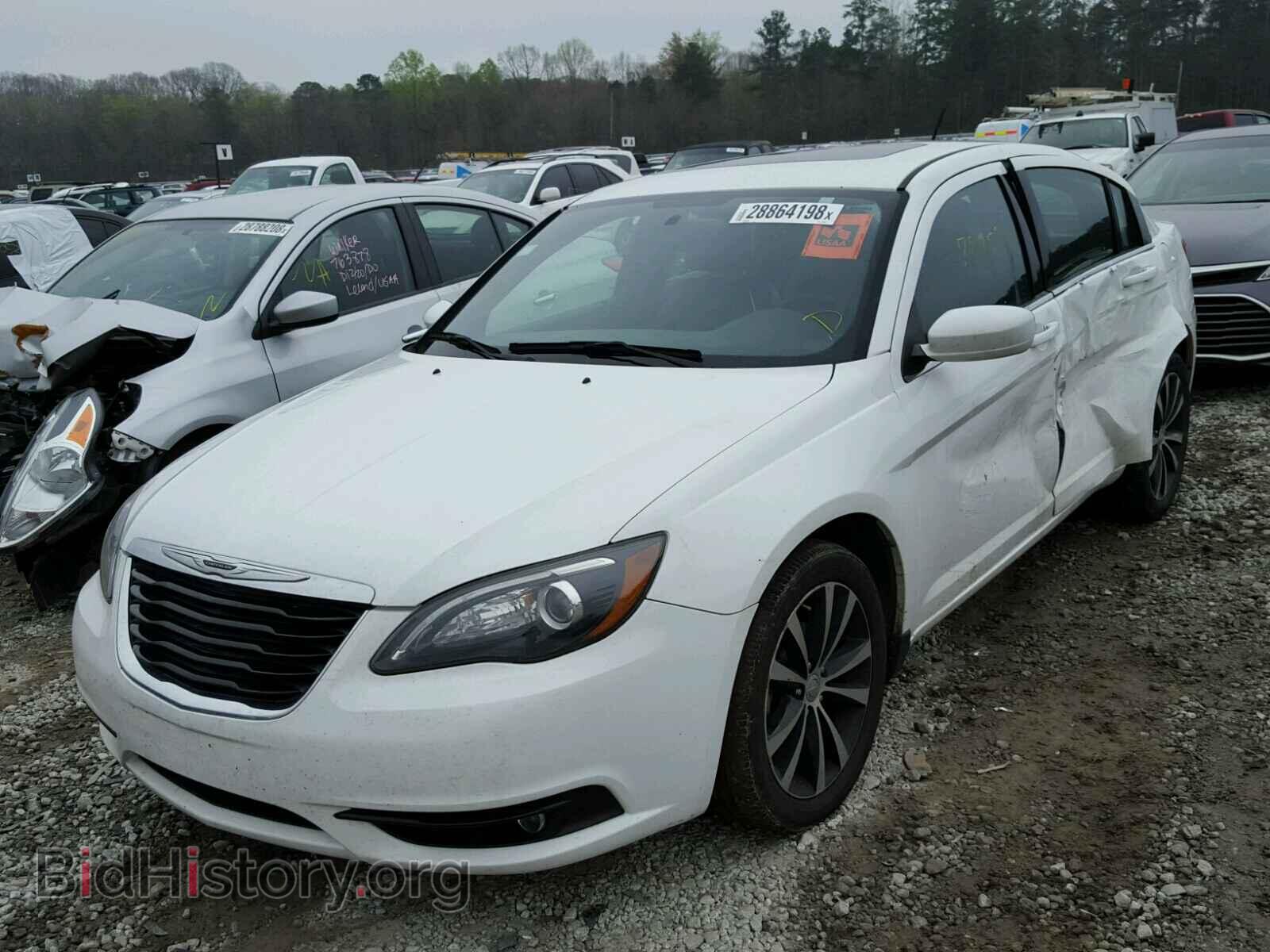 2013 CHRYSLER 200 - VIN: 1C3CCBCG6DN533573 - Фото 2