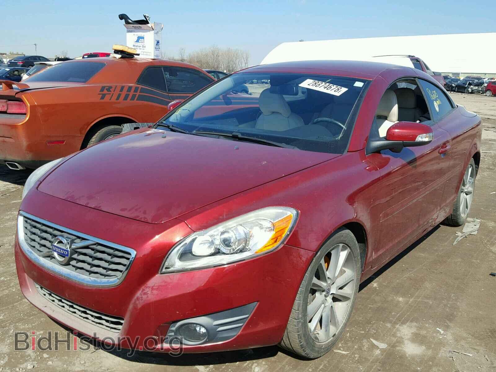 2011 VOLVO C70 - VIN: YV1672MC9BJ109375 - Фото 2