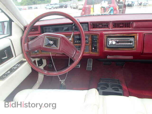 1987 CADILLAC DEVILLE - VIN: 1G6CD5187H4274838 - Фото 9