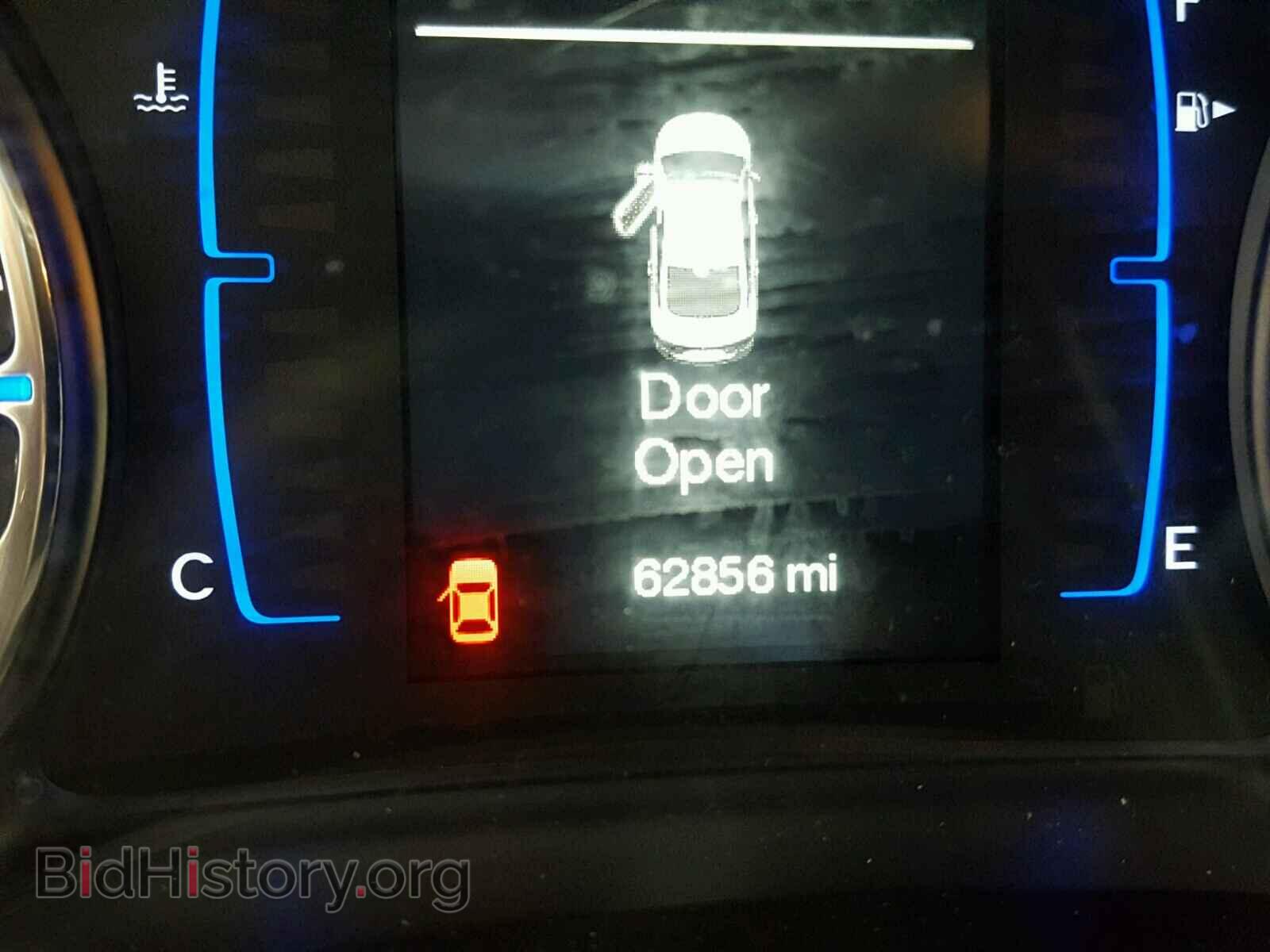 2015 CHRYSLER 200 - VIN: 1C3CCCAB6FN633592 - Photo 8