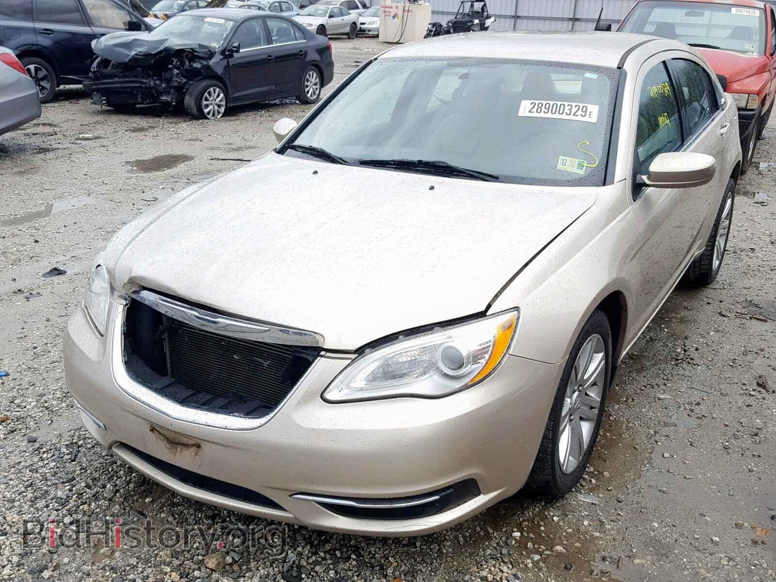 2013 CHRYSLER 200 - VIN: 1C3CCBAB3DN762011 - Фото 2