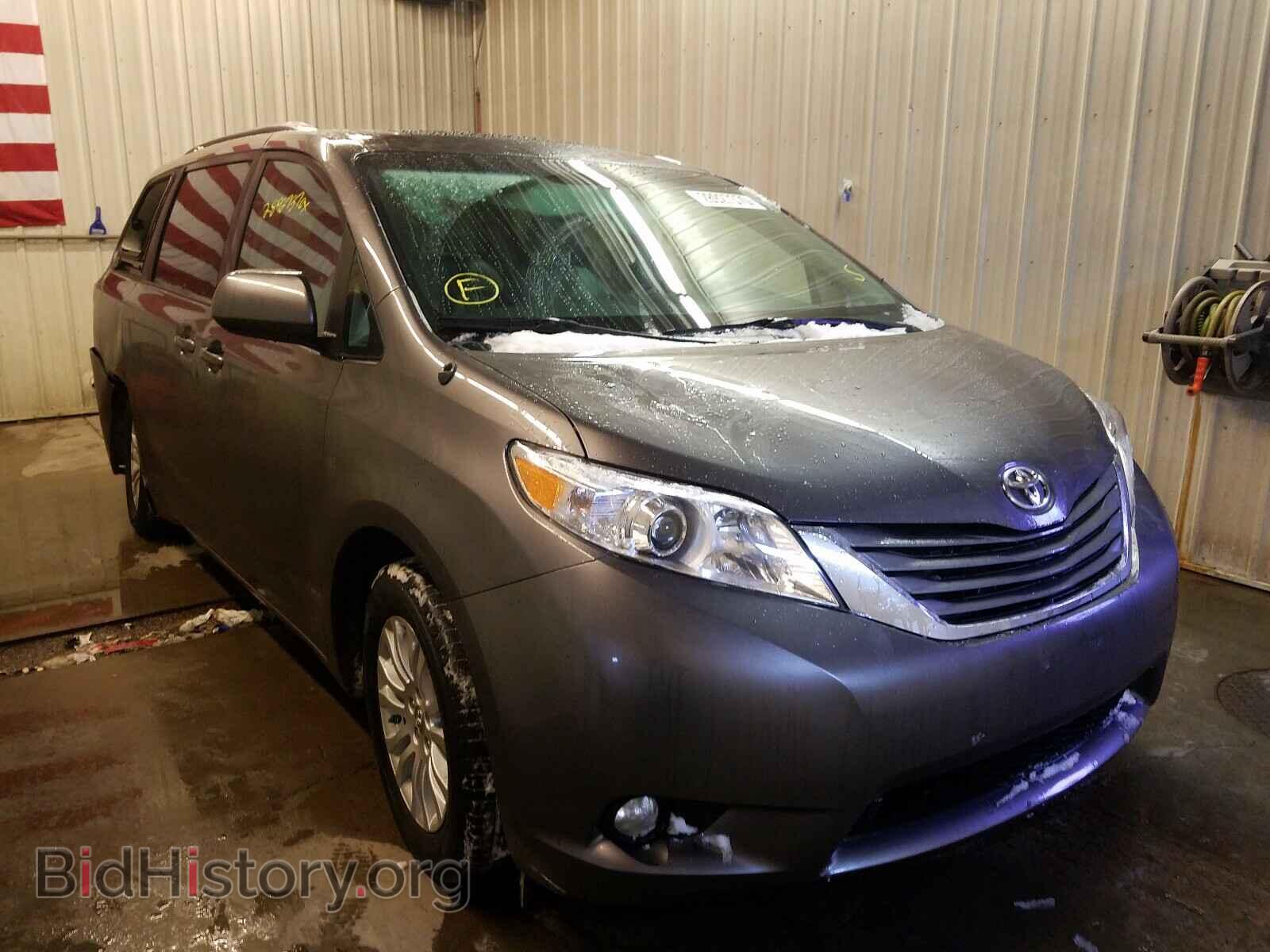 Фотография 5TDYK3DC3BS154981 - TOYOTA SIENNA 2011