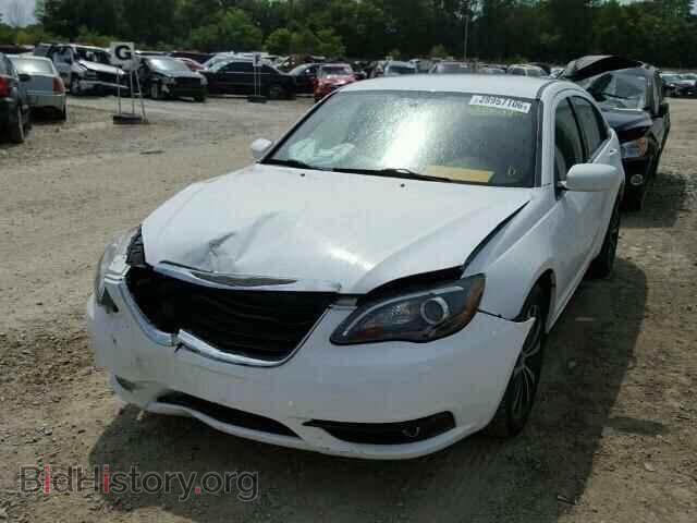 2013 CHRYSLER 200 - VIN: 1C3CCBBG0DN716419 - Фото 2