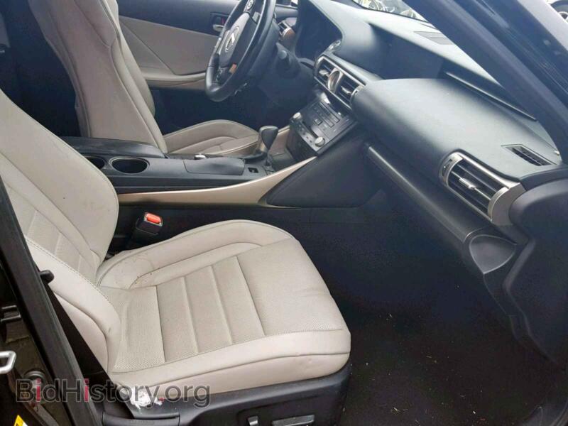 2014 Lexus IS (VIN JTHBE1D20E5004599) — фото 5 из 10