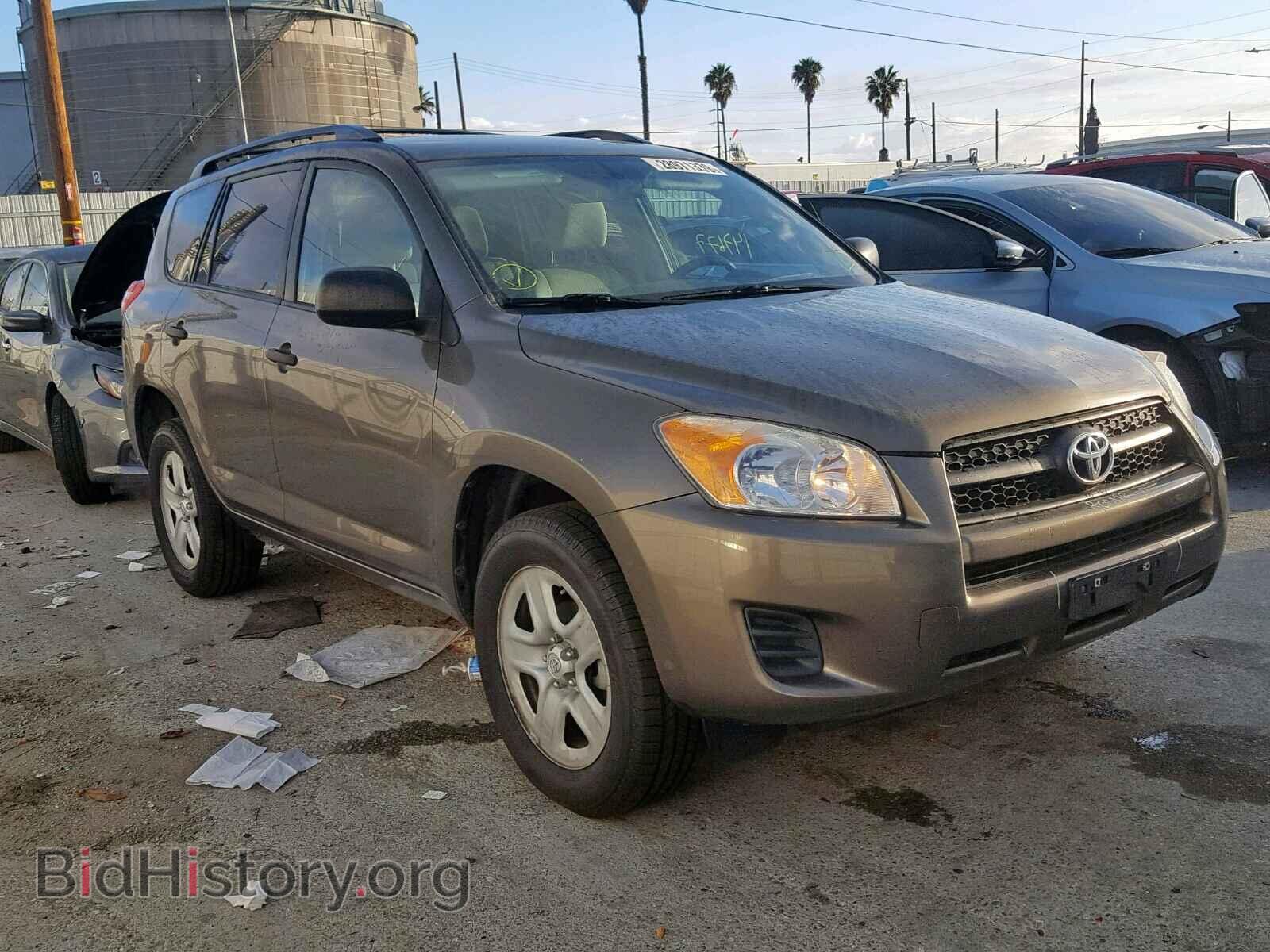 Photo  - TOYOTA RAV4 2012
