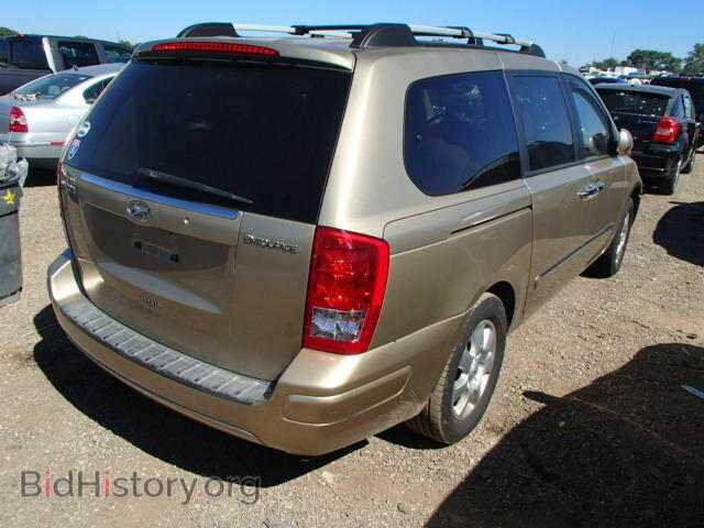2007 HYUNDAI ENTOURAGE - VIN: KNDMC233276014693 - Фото 4