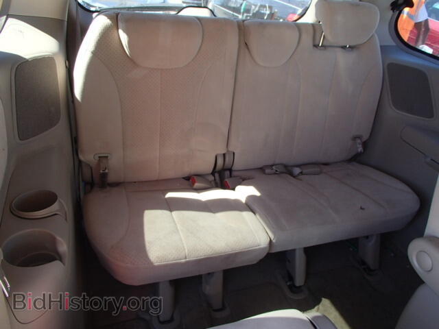 2007 HYUNDAI ENTOURAGE - VIN: KNDMC233276014693 - Фото 10