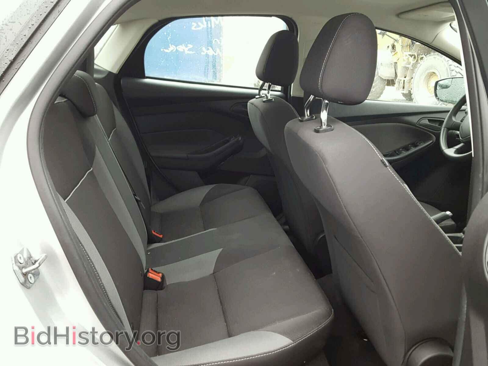 2012 Ford FOCUS (VIN 1FAHP3F23CL242329) — фото 6 из 10