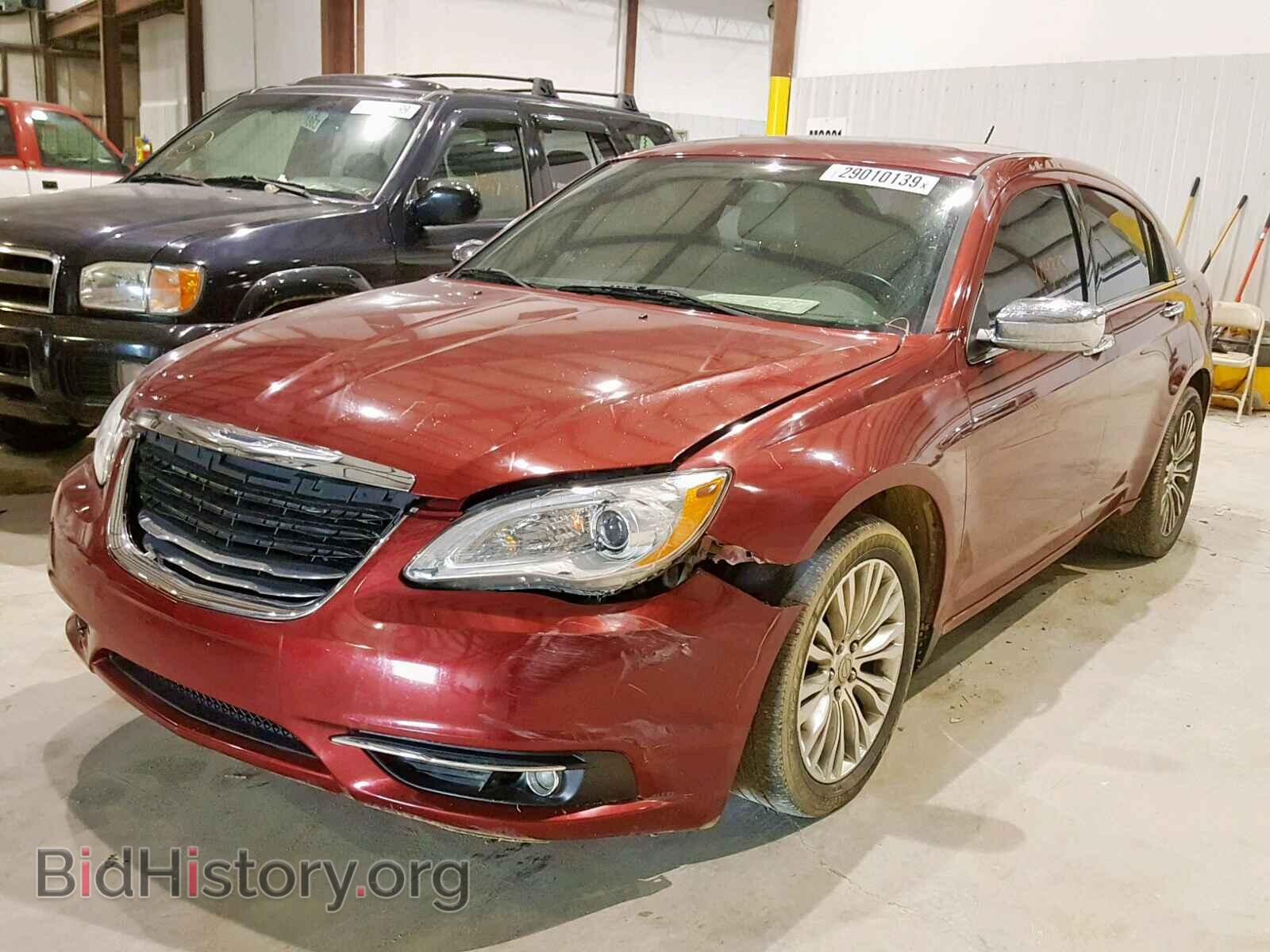 2011 CHRYSLER 200 - VIN: 1C3BC2FBXBN594269 - Фото 2