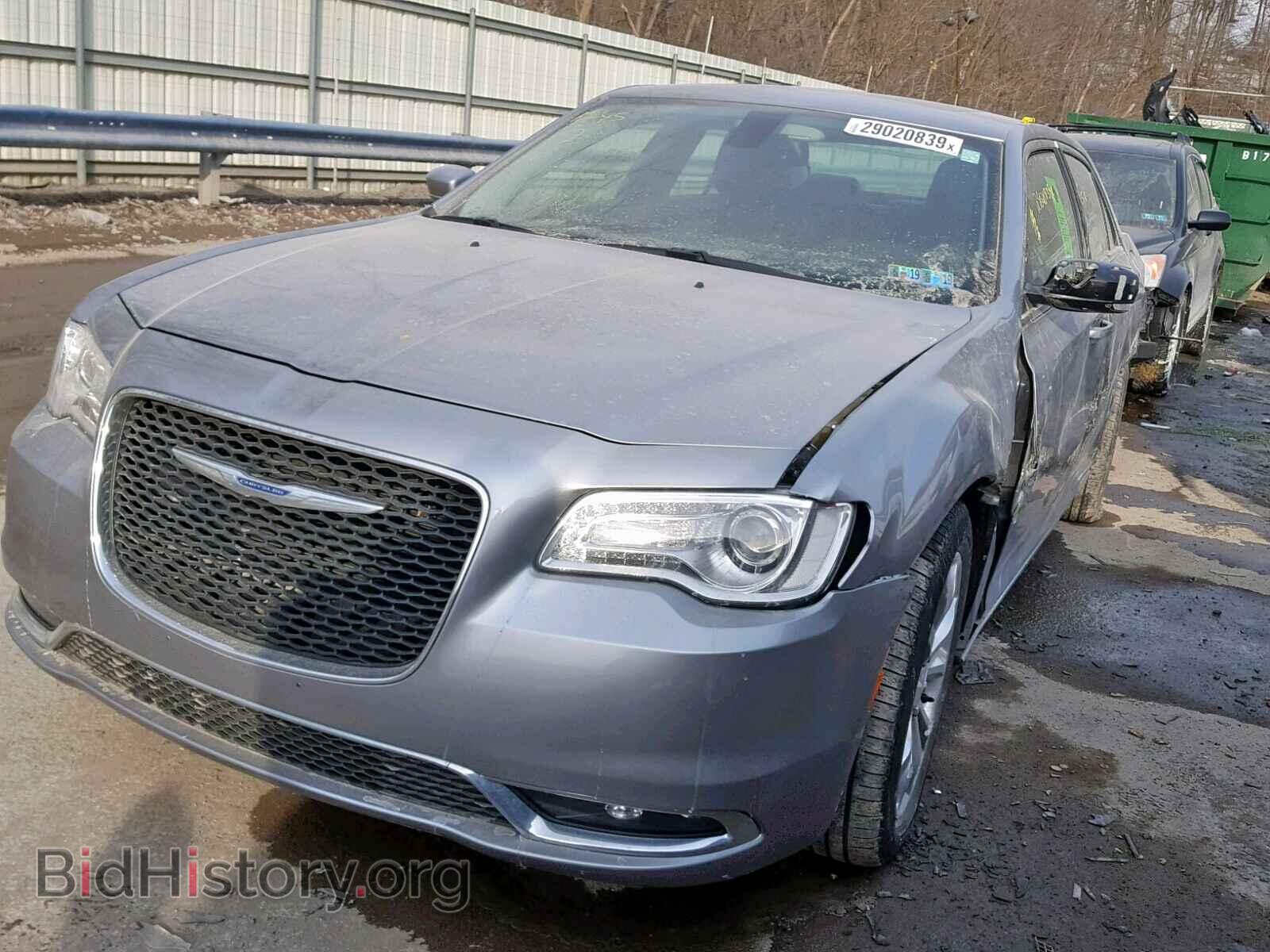 2016 CHRYSLER 300 - VIN: 2C3CCARGXGH261642 - Фото 2