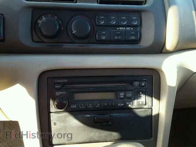 2000 MAZDA 626 - VIN: 1YVGF22C3Y5110467 - Фото 9