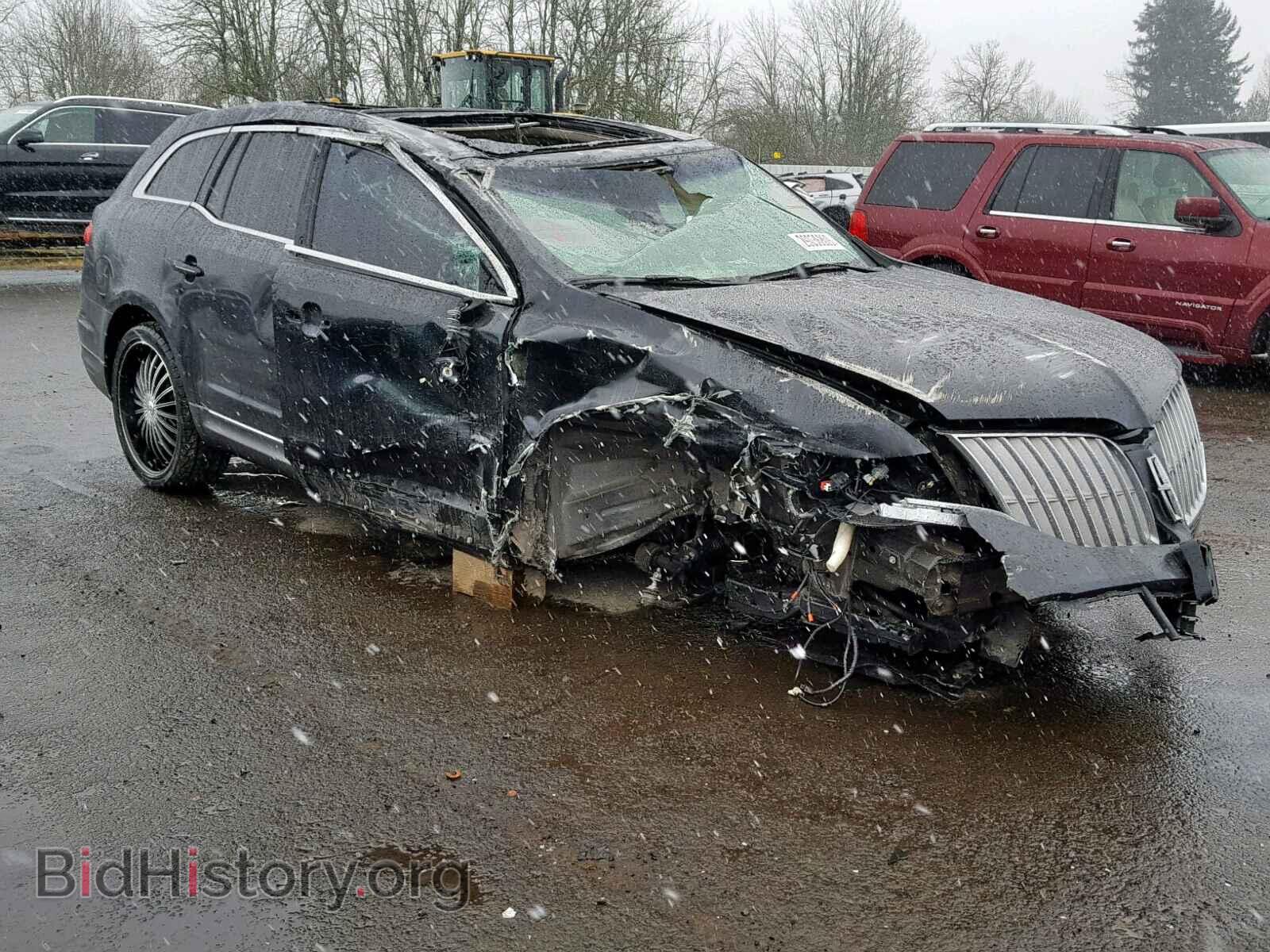 Photo 2LMHJ5ARXABJ03372 - LINCOLN MKT 2010