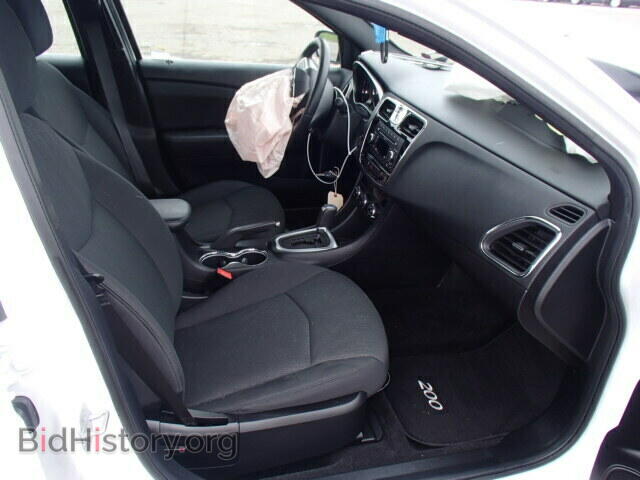 2011 CHRYSLER 200 - VIN: 1C3BC1FB3BN570695 - Фото 5