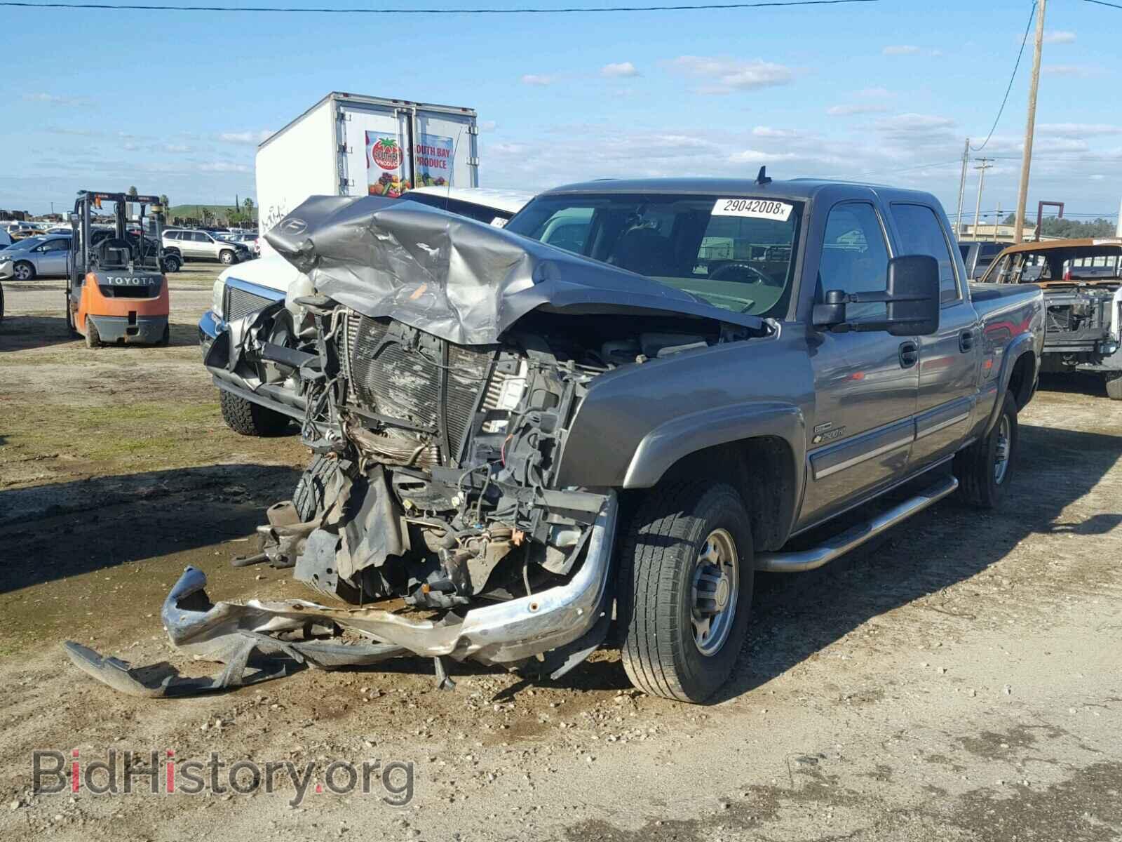 2006 CHEVROLET SILVERADO - VIN: 1GCHC23D26F203062 - Фото 2