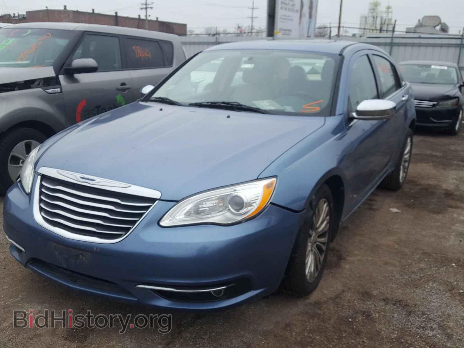 2011 CHRYSLER 200 - VIN: 1C3BC2FB4BN615407 - Фото 2