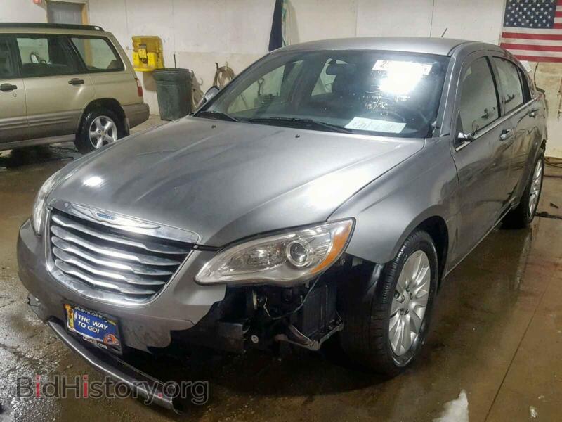 2012 Chrysler 200 (VIN 1C3CCBAB8CN319612) — фото 2 из 10
