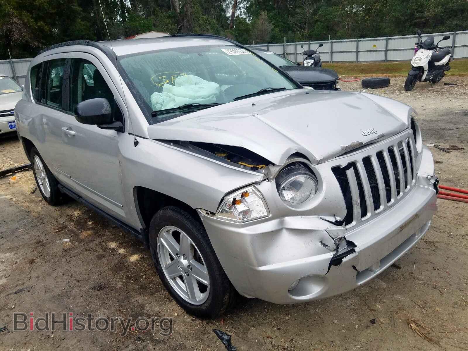 Photo 1J4NF4FB3AD560376 - JEEP COMPASS 2010