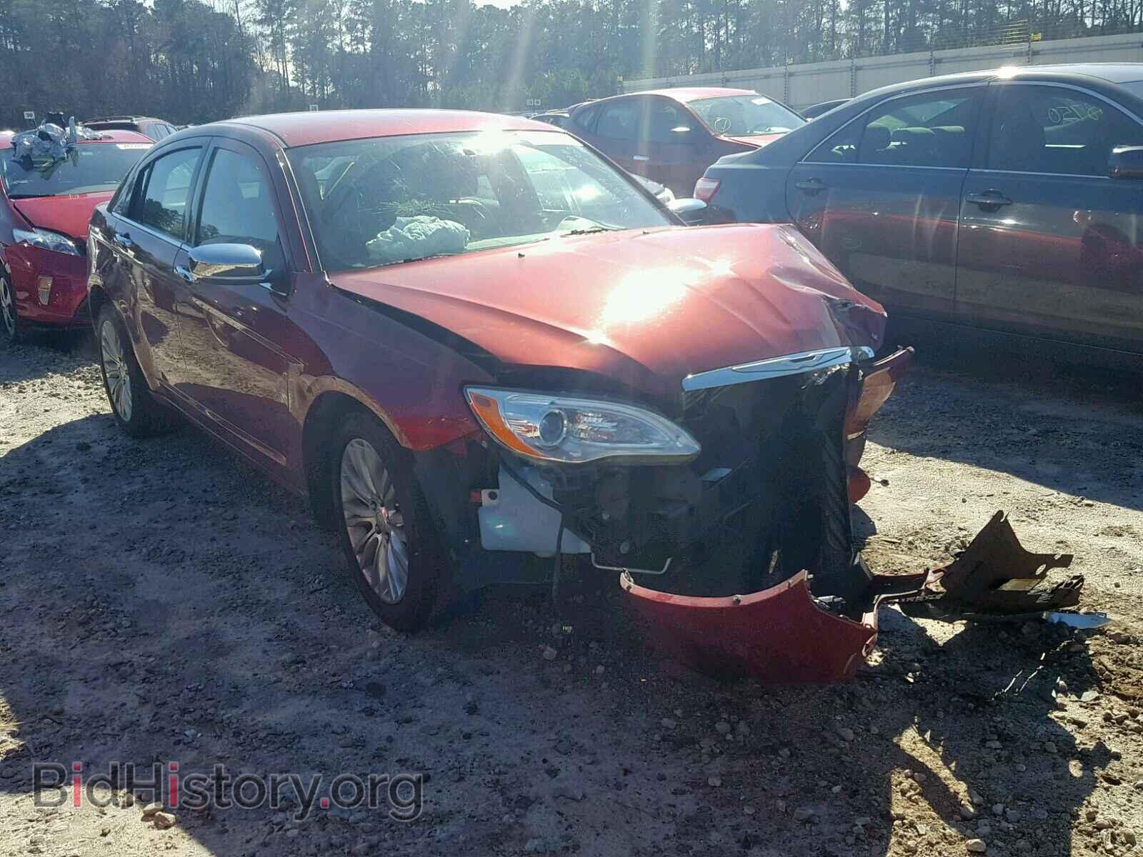Photo  - CHRYSLER 200 2011