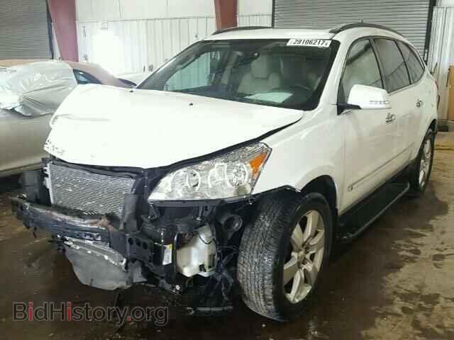2010 CHEVROLET TRAVERSE - VIN: 1GNLVHED2AS102468 - Фото 2