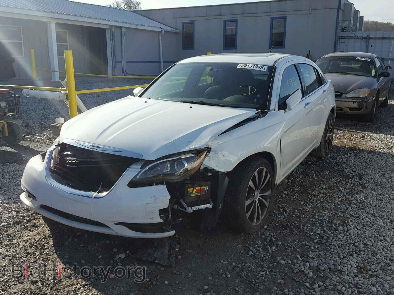 2013 CHRYSLER 200 - VIN: 1C3CCBBG0DN743877 - Фото 2