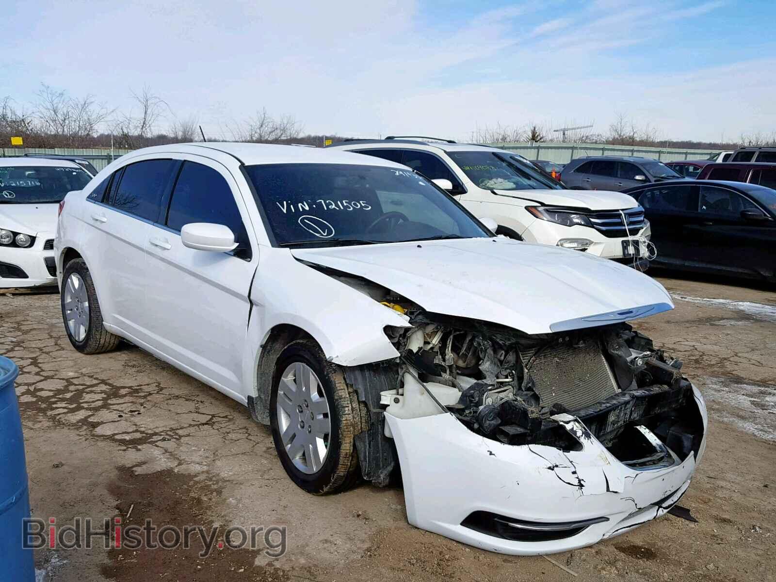 Photo  - CHRYSLER 200 2013