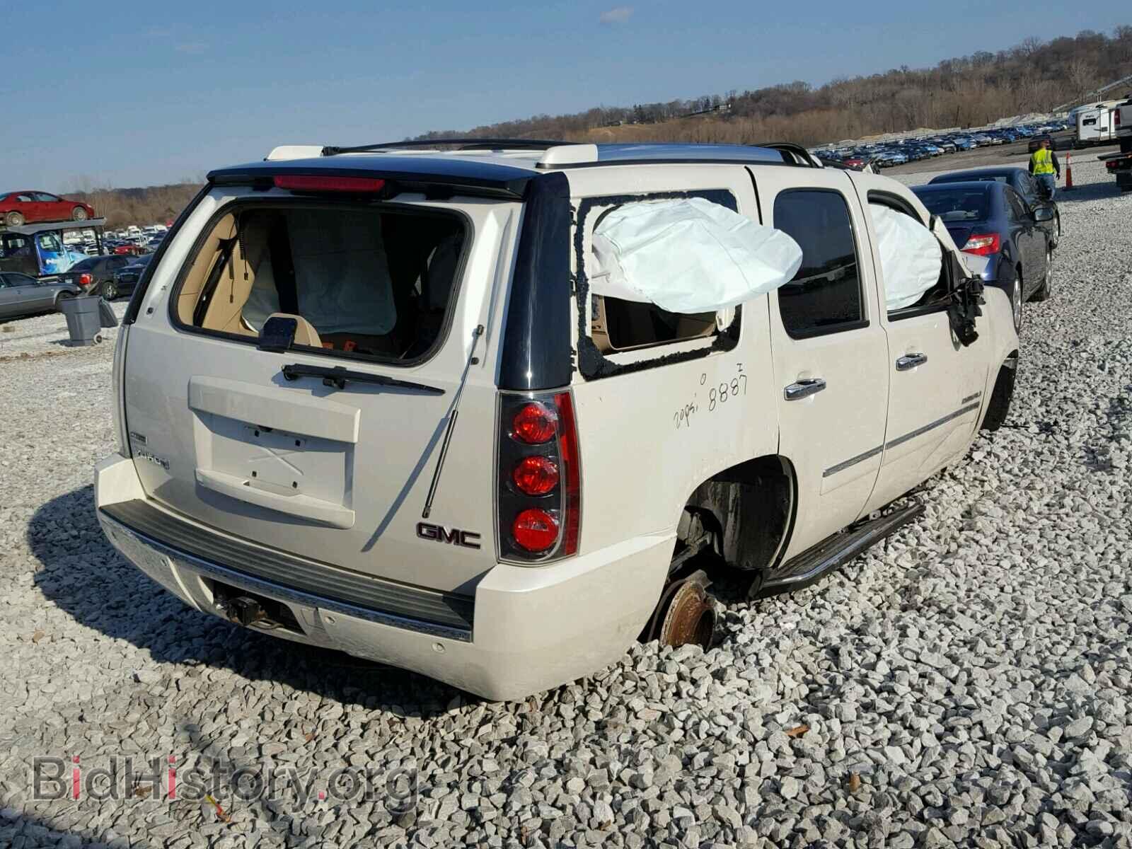 2011 GMC YUKON - VIN: 1GKS2EEF0BR309550 - Фото 4